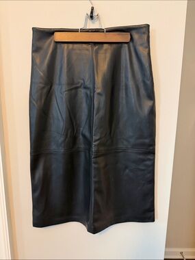 Elie Tahari Black Faux Leather Pencil Skirt with Center Seam